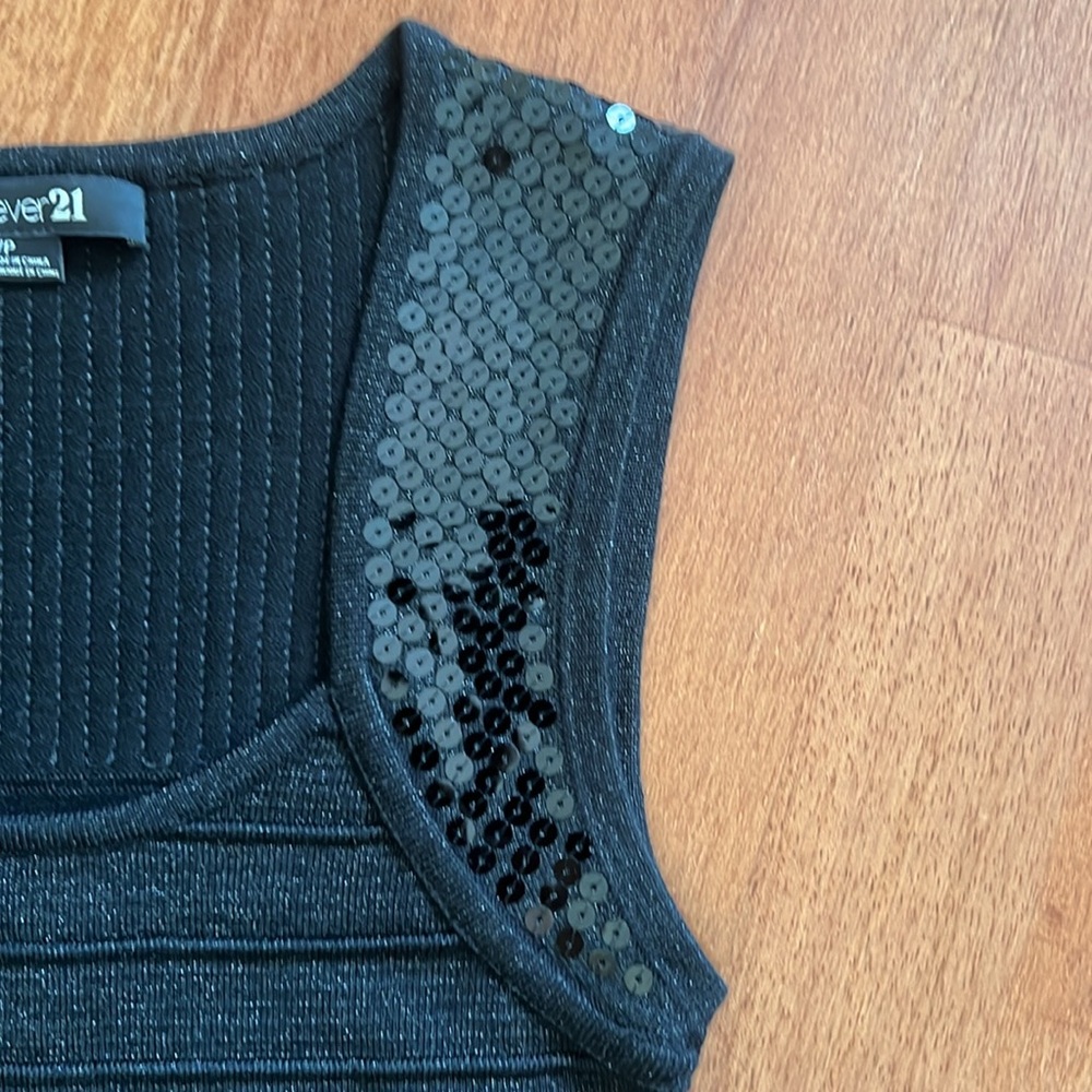 F1 BODYCON DRESS - Picture 3 of 6